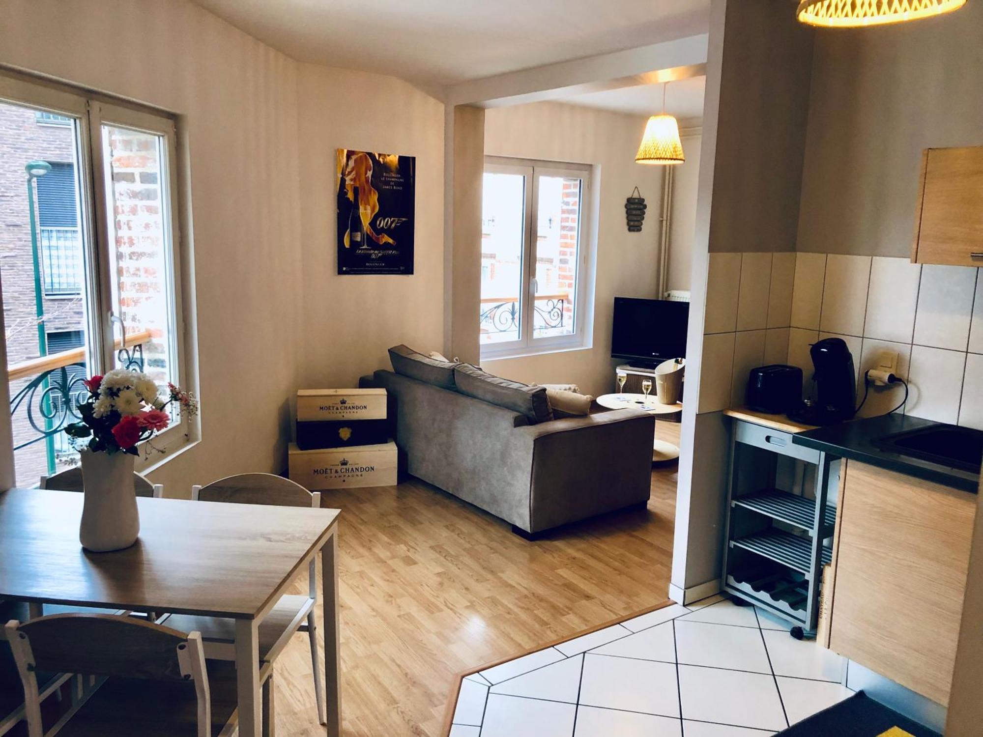 Logement Centre Ville D'Epernay Avec Parking Prive Luaran gambar